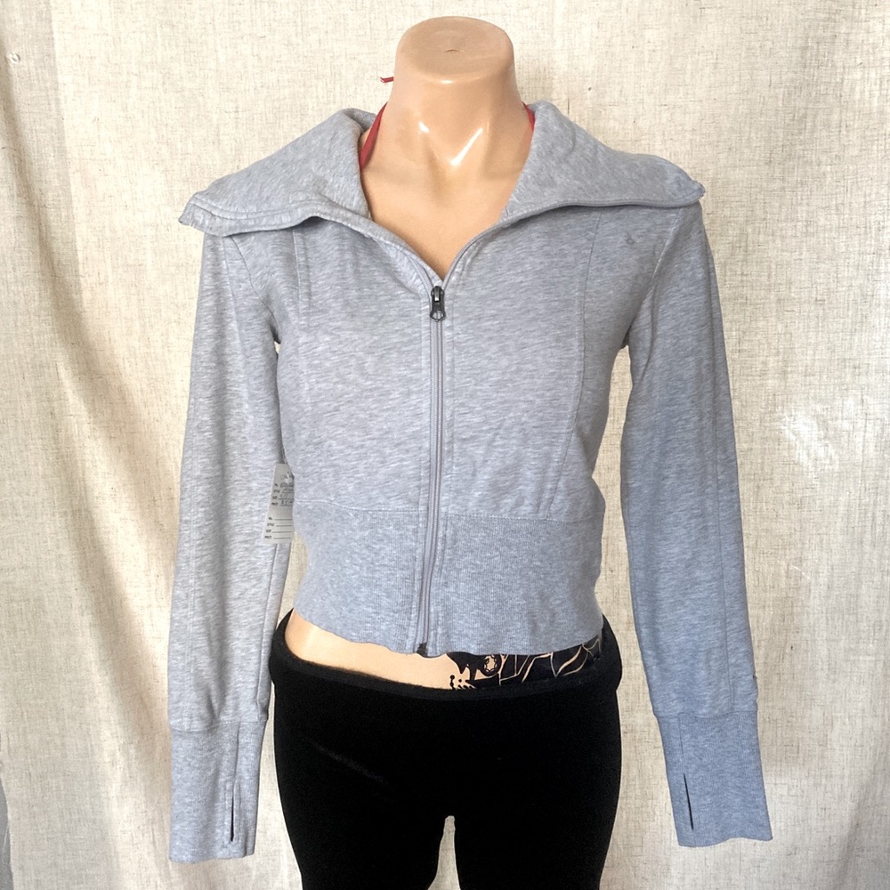 Champion half zip crop jacket. S/P